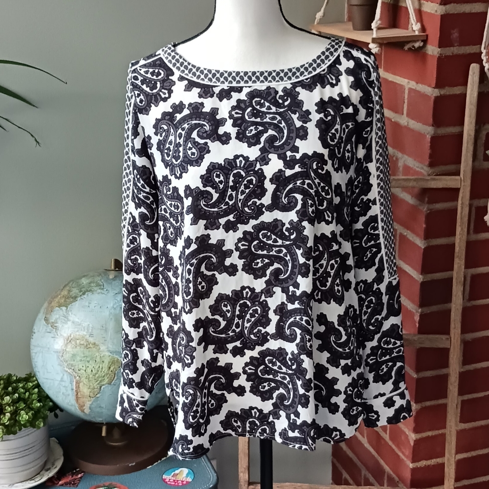 Loft Outlet Gray Ivory Paisley Print Blouse Size S